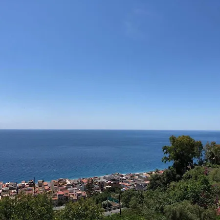 Con Terrazza Vista Mare Apartment Letojanni